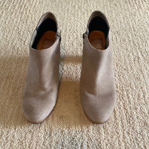 GUC DV taupe ankle booties